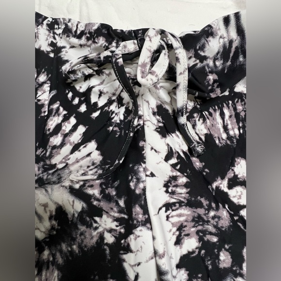 Playboy elastic bike shorts size M brand new - Picture 2 of 4